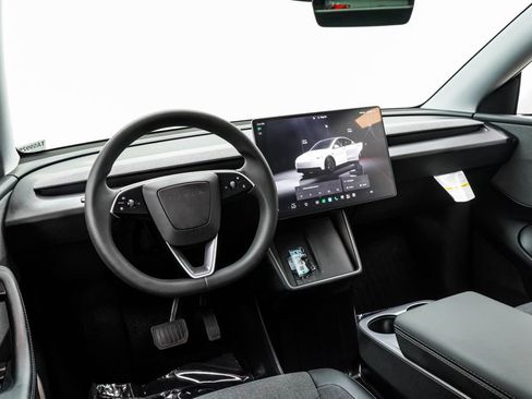 Used 2026 Tesla Model Y 2WD image 5