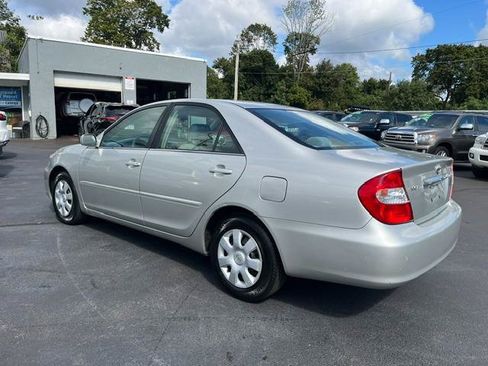Used 2004 Toyota Camry LE FWD image 4