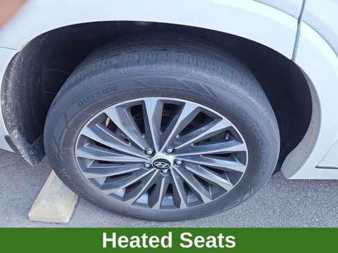 Used 2023 Hyundai Palisade Calligraphy w/ Winter Package image 7