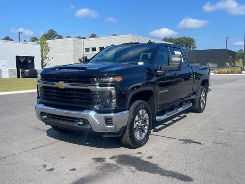 Used 2026 Chevrolet Silverado 2500 LT AWD/4WD image 3