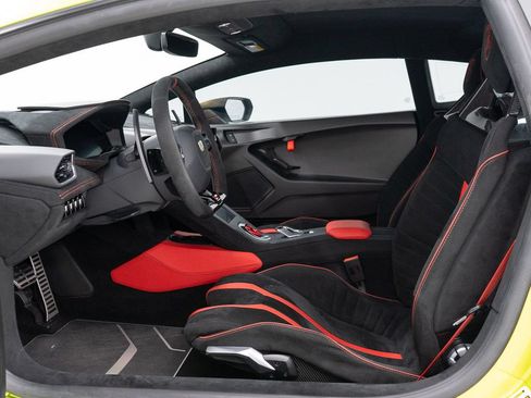 Used 2023 Lamborghini Huracan STO RWD image 16