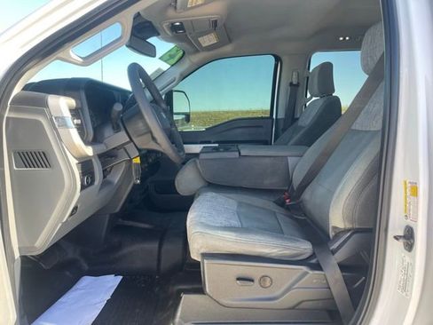 Used 2023 Ford F250 XLT w/ F-250 >10K GVWR Package image 43
