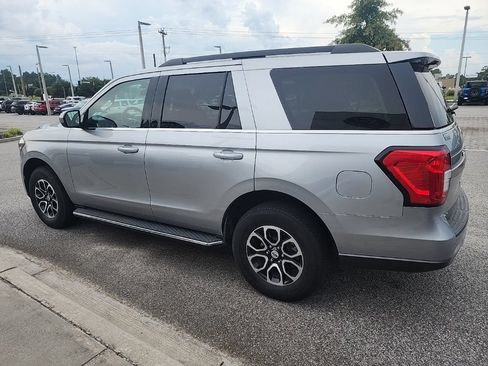 Used 2023 Ford Expedition XLT RWD image 4