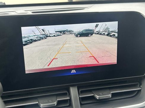 Used 2024 Chevrolet Trax LT w/ Driver Confidence Package image 13