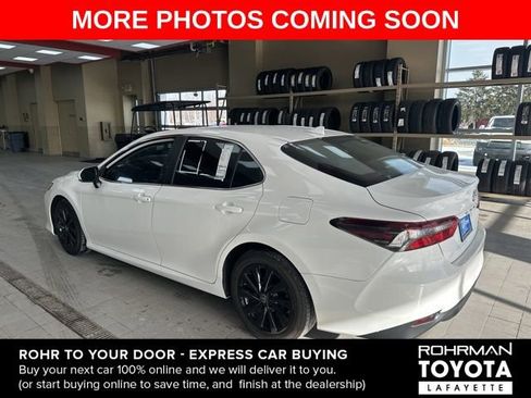 Used 2023 Toyota Camry LE image 5