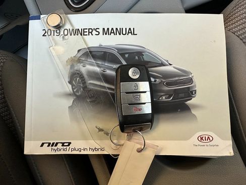 Used 2019 Kia Niro LX image 8