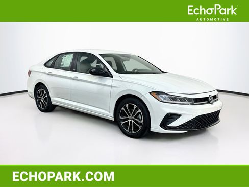 Used 2025 Volkswagen Jetta Sport FWD image 1