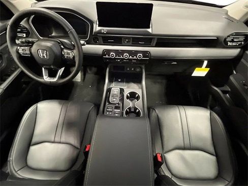 New 2026 Honda Pilot Touring image 5