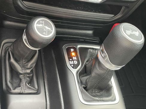 Used 2020 Jeep Wrangler Unlimited Sport image 5