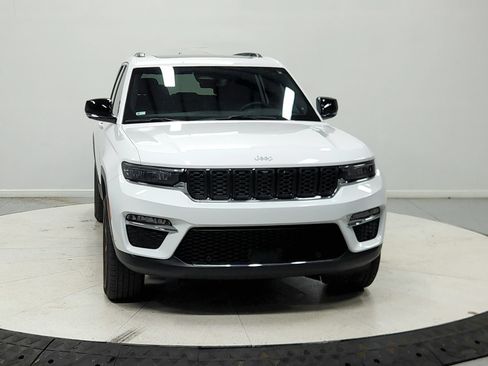 Used 2024 Jeep Grand Cherokee Limited w/ Luxury Tech Group II AWD/4WD image 3