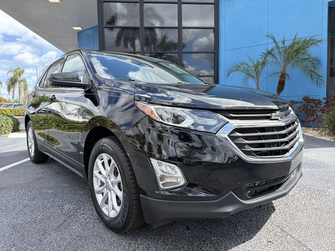Used 2020 Chevrolet Equinox LT w/ Driver Convenience Package image 18
