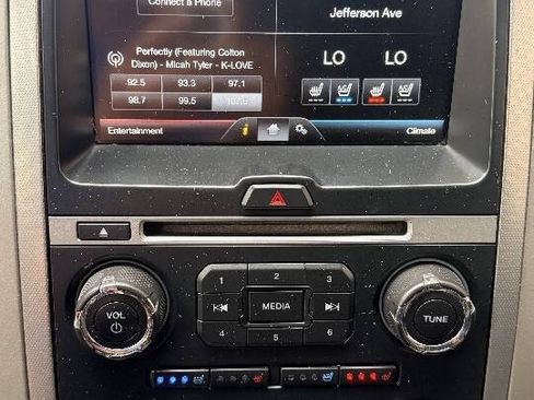 Used 2015 Ford Expedition XLT w/ Equipment Group 202A AWD/4WD image 18