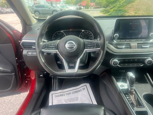 Used 2022 Nissan Altima 2.0 SR image 14