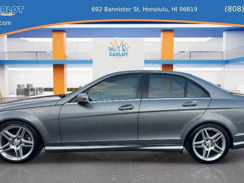 Used 2010 Mercedes-Benz C 300 Sedan w/ Dynamic Handling Pkg image 9