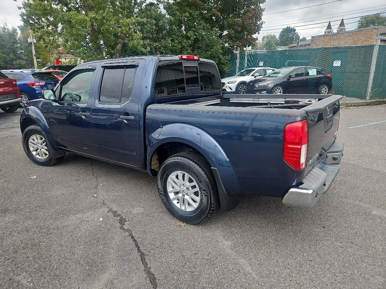 Used 2017 Nissan Frontier SV w/ SV Value Truck Package AWD/4WD image 6