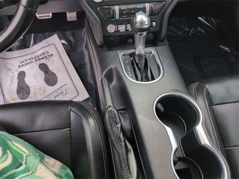 Used 2023 Ford Mustang Convertible image 22