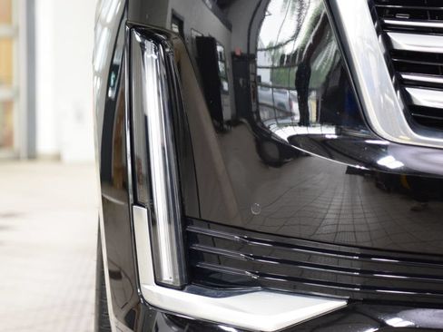 Used 2024 Cadillac Escalade ESV Premium Luxury Platinum AWD/4WD image 14