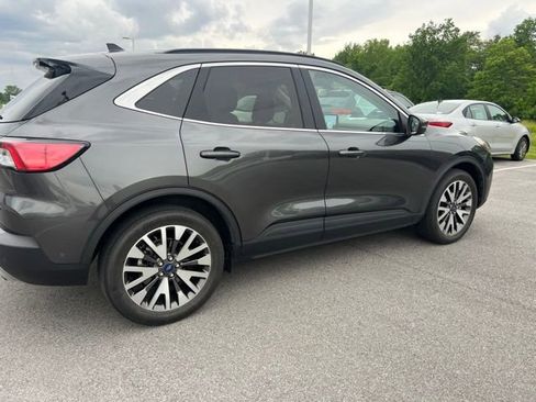 Used 2020 Ford Escape Titanium AWD/4WD image 10
