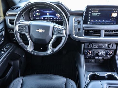 Used 2022 Chevrolet Suburban LT image 36