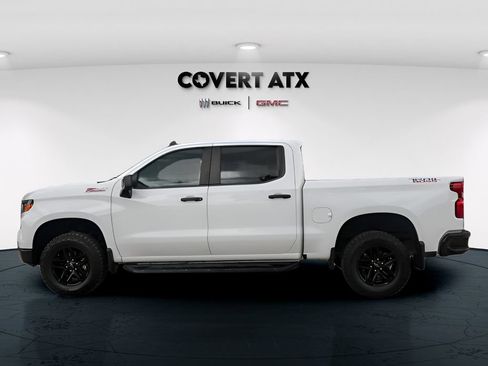 Used 2025 Chevrolet Silverado 1500 Custom Trail Boss w/ LPO, Dark Essentials Package AWD/4WD image 4