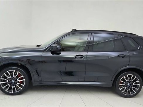 Used 2024 BMW X5 sDrive40i w/ M Sport Package image 3