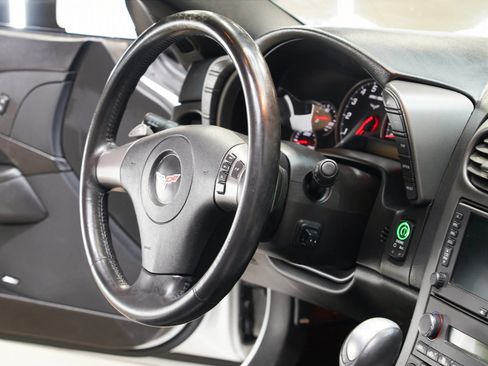 Used 2007 Chevrolet Corvette Coupe w/ Preferred Equipment Group RWD image 60