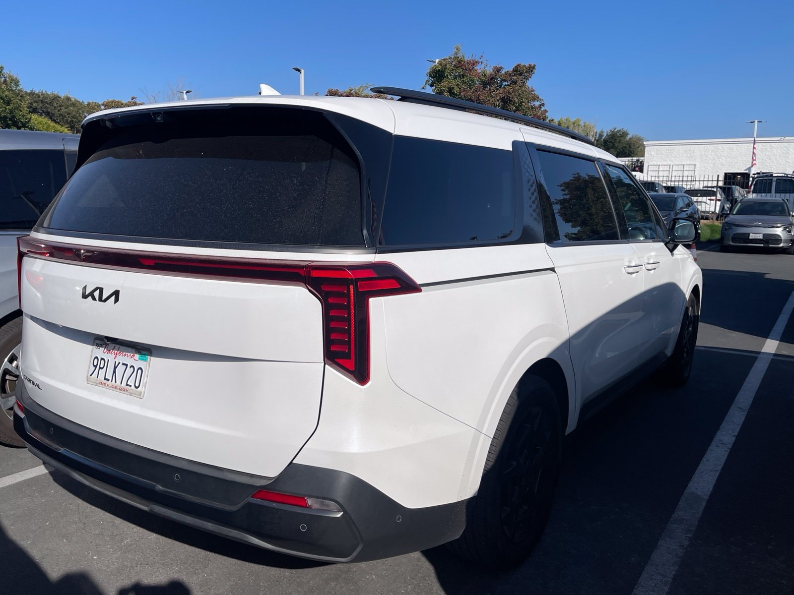 Used 2025 Kia Carnival SX Prestige FWD image 2