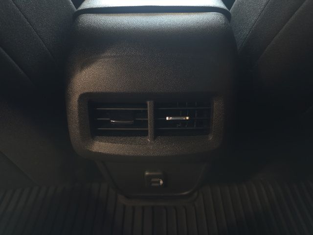 Used 2020 Chevrolet Equinox LT w/ Driver Convenience Package FWD image 27