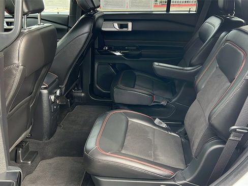 Certified 2022 Ford Explorer ST-Line image 9