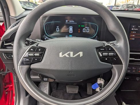 Used 2025 Kia Niro LX FWD image 16