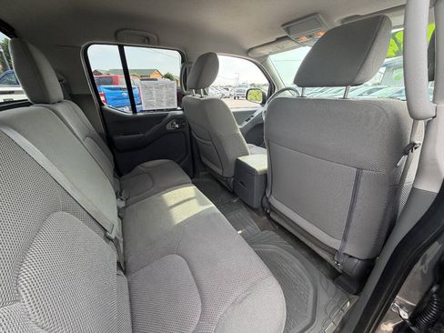Used 2018 Nissan Frontier SV AWD/4WD image 17