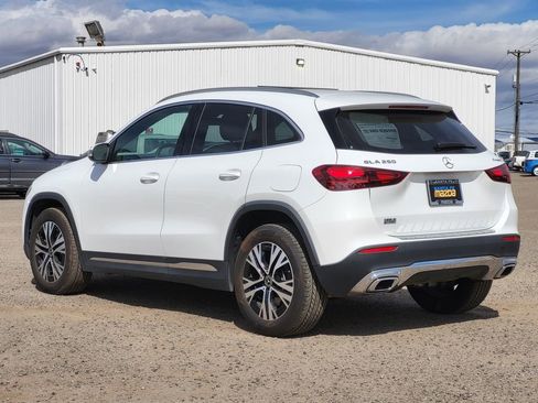 Used 2025 Mercedes-Benz GLA 250 4MATIC image 6
