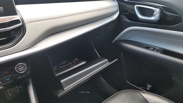 Used 2025 Jeep Compass Limited AWD/4WD image 36