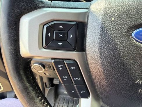 Used 2017 Ford F150 Lariat w/ Equipment Group 502A Luxury AWD/4WD image 21
