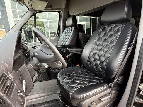 Used 2016 Freightliner Sprinter 2500 AWD/4WD image 14