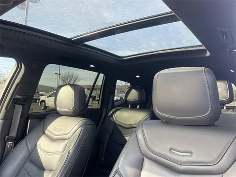 Used 2023 Cadillac XT6 Sport w/ Platinum Package image 37