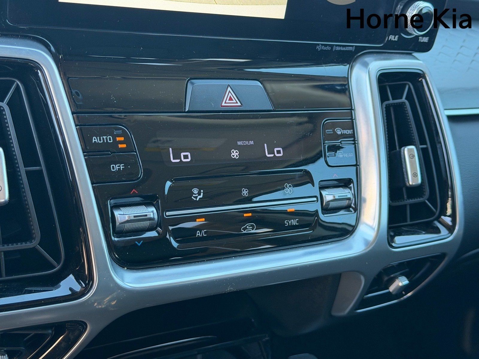 Used 2023 Kia Sorento SX AWD/4WD image 29