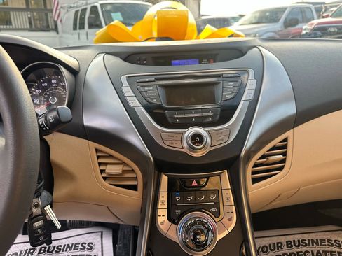 Used 2013 Hyundai Elantra GLS w/ Preferred Pkg image 22