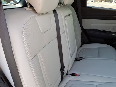 Certified 2025 Hyundai Tucson Limited FWD image 16