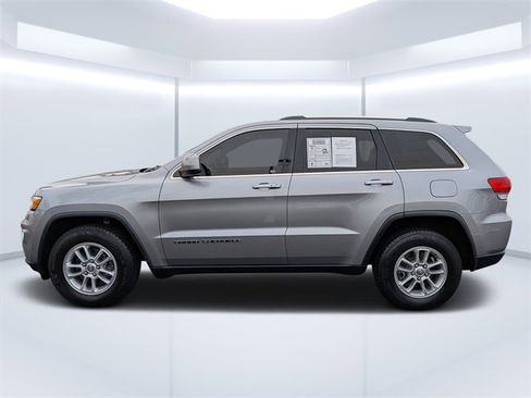 Used 2019 Jeep Grand Cherokee Laredo image 6