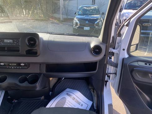 Used 2021 Mercedes-Benz Sprinter 2500 w/ Driver Convenience Package image 28