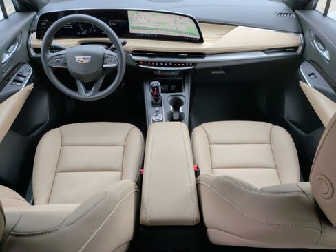 Used 2025 Cadillac XT4 Premium Luxury image 29