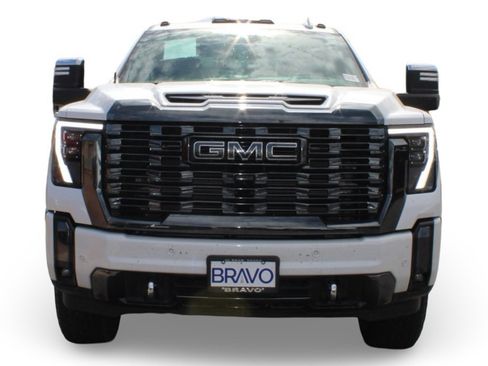 Used 2024 GMC Sierra 2500 Denali Ultimate image 2