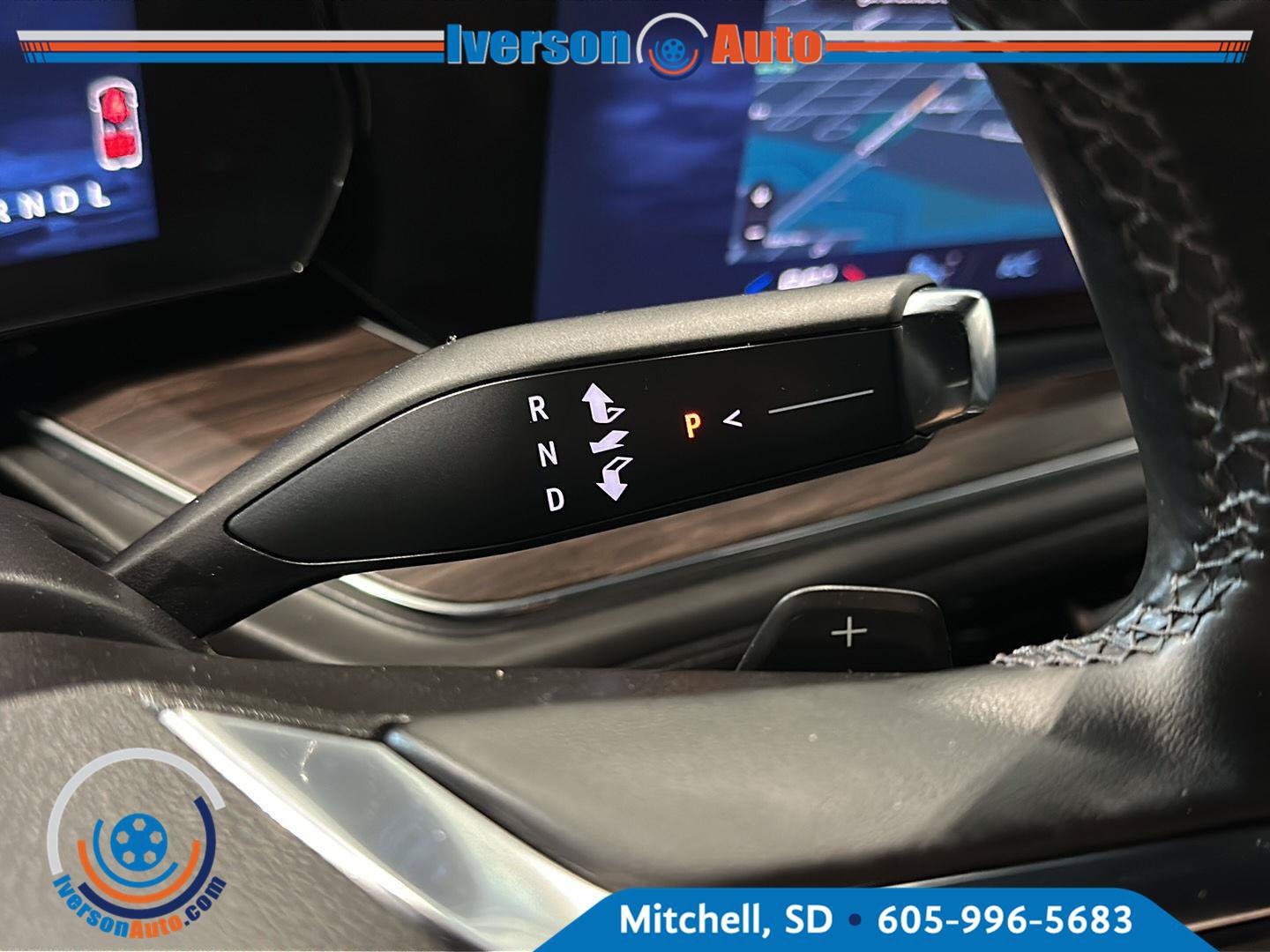 Used 2025 Chevrolet Suburban LT AWD/4WD image 22