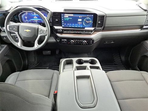 Used 2025 Chevrolet Silverado 1500 LT image 10