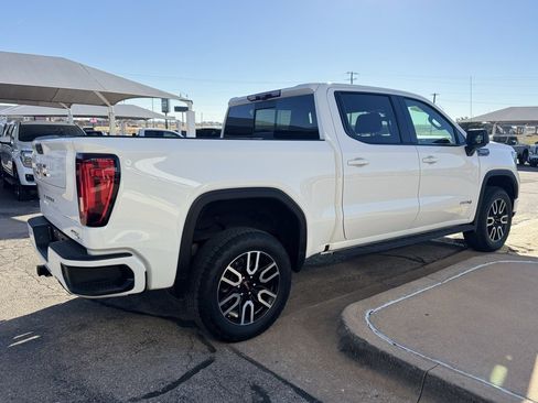 Used 2024 GMC Sierra 1500 AT4 w/ Technology Package image 4