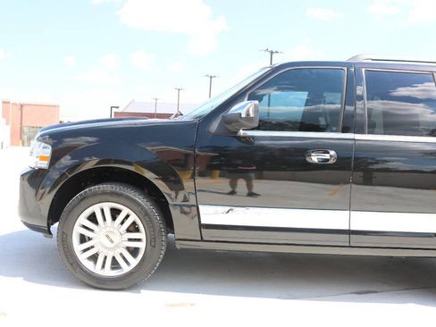 Used 2014 Lincoln Navigator 2WD image 64