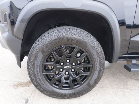 Used 2023 Chevrolet Colorado Trail Boss AWD/4WD image 27