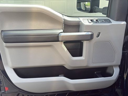 Used 2022 Ford F550 4x4 SuperCab Super Duty w/ XLT Value Package image 12