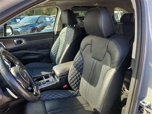 Used 2023 Kia Sorento SX Prestige image 21